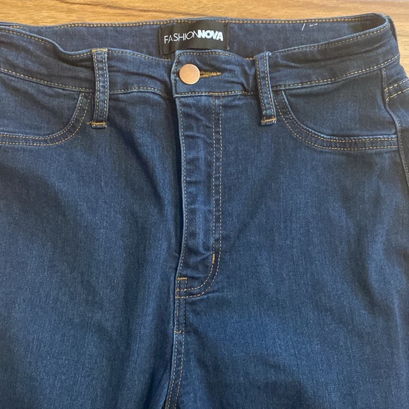 Jeans 👖! - Picture 2 of 4